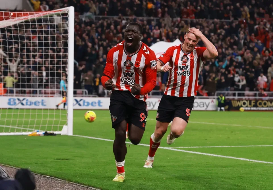 img of Brobbey anota en el tiempo añadido y frena al líder de la Premier League